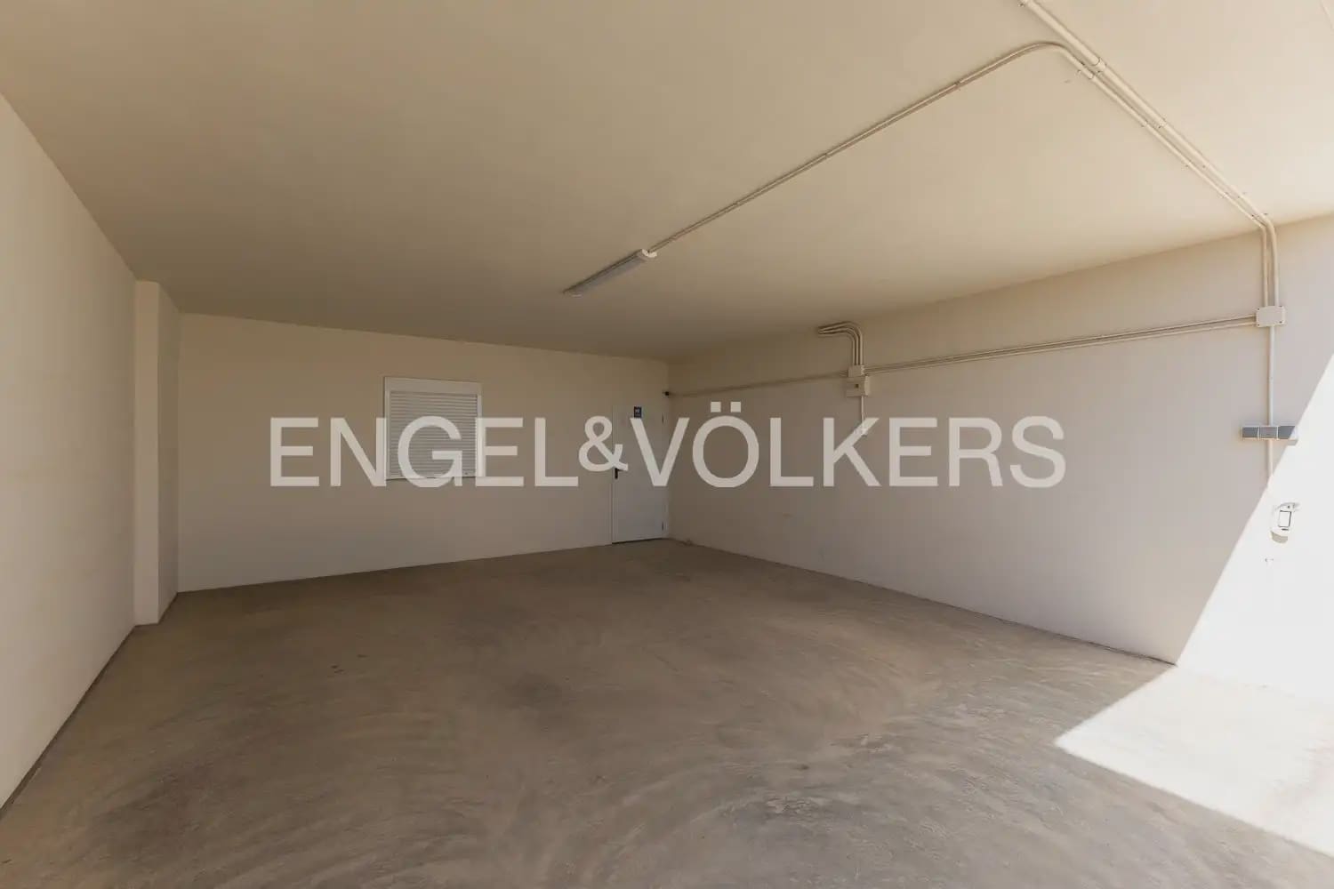 3 soveværelse Villa til salg i Chiva med swimmingpool garage - € 370.000 (Ref: 10134969)