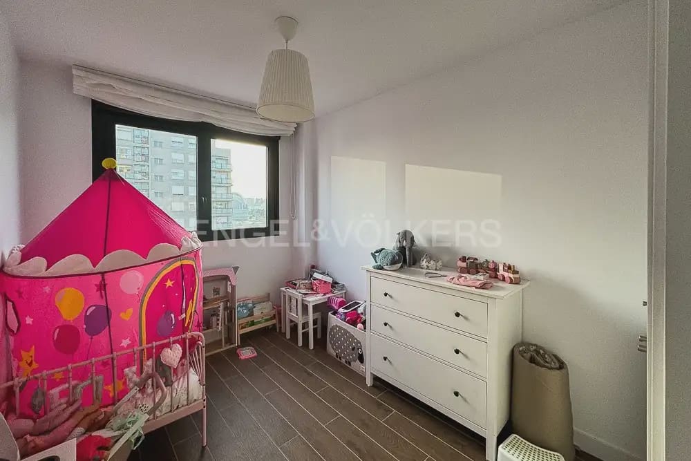 3 camera da letto Appartamento da affittare in Valencia citta con piscina garage - 1.900 € (Rif: 10135179)