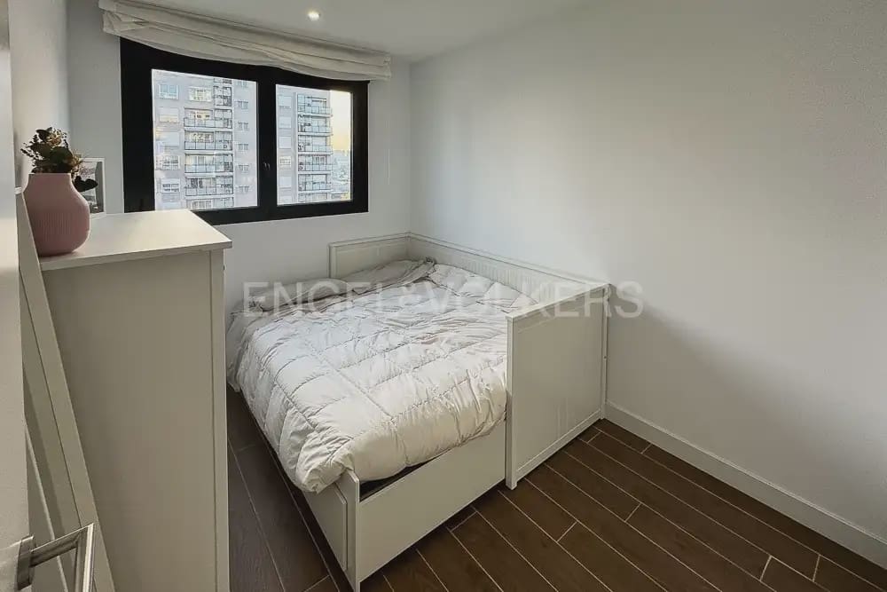 3 camera da letto Appartamento da affittare in Valencia citta con piscina garage - 1.900 € (Rif: 10135179)