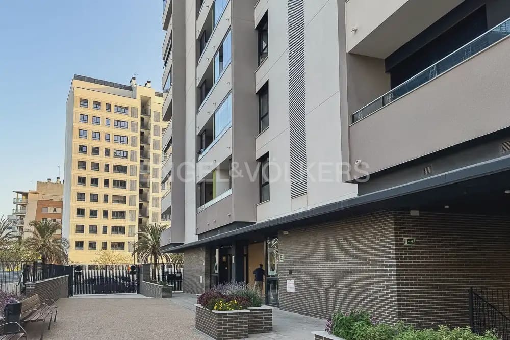 3 camera da letto Appartamento da affittare in Valencia citta con piscina garage - 1.900 € (Rif: 10135179)