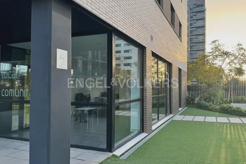 3 camera da letto Appartamento da affittare in Valencia citta con piscina garage - 1.900 € (Rif: 10135179)