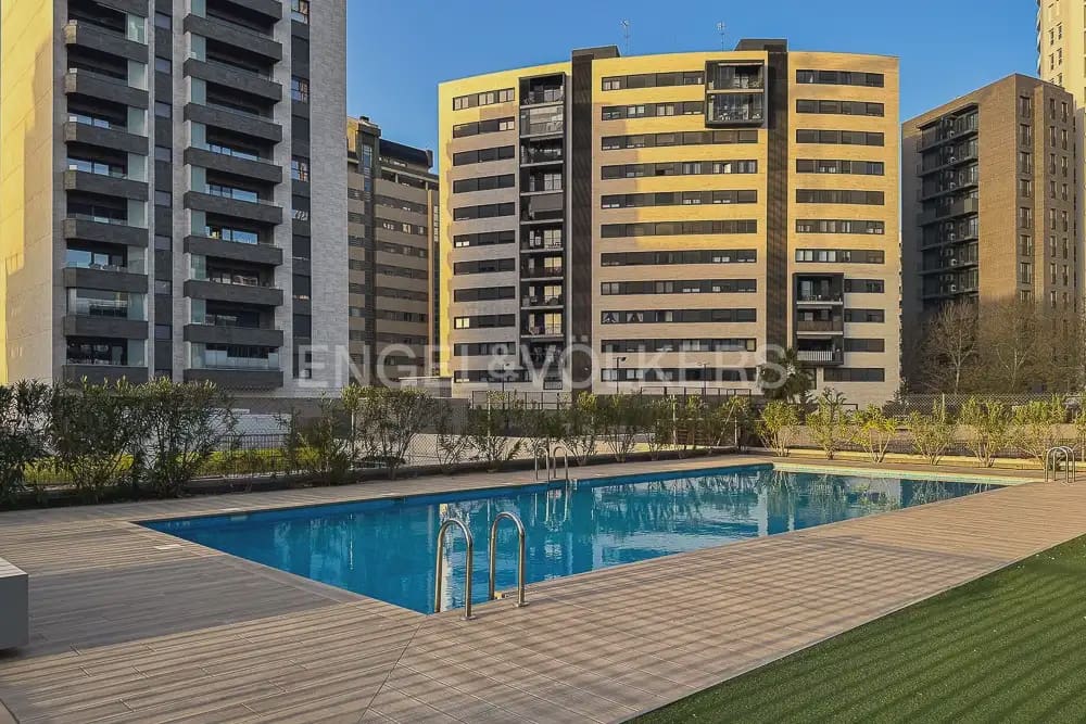 3 camera da letto Appartamento da affittare in Valencia citta con piscina garage - 1.900 € (Rif: 10135179)