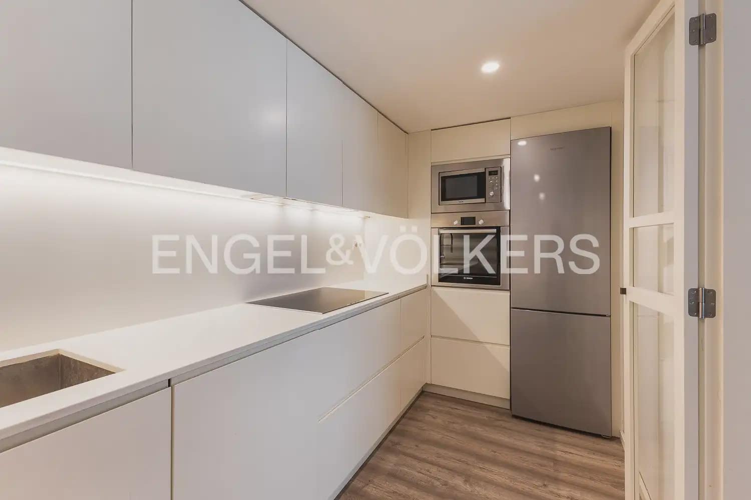 3 soveværelse Lejlighed til leje i Valencia by med swimmingpool garage - € 2.800 (Ref: 10135180)