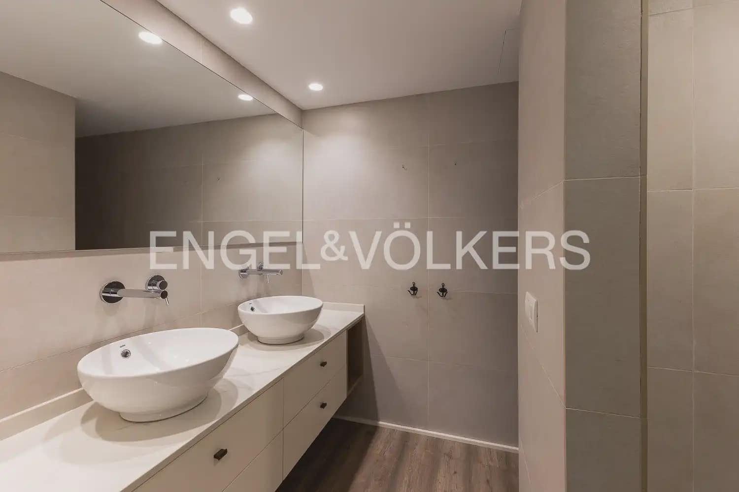 3 soveværelse Lejlighed til leje i Valencia by med swimmingpool garage - € 2.800 (Ref: 10135180)