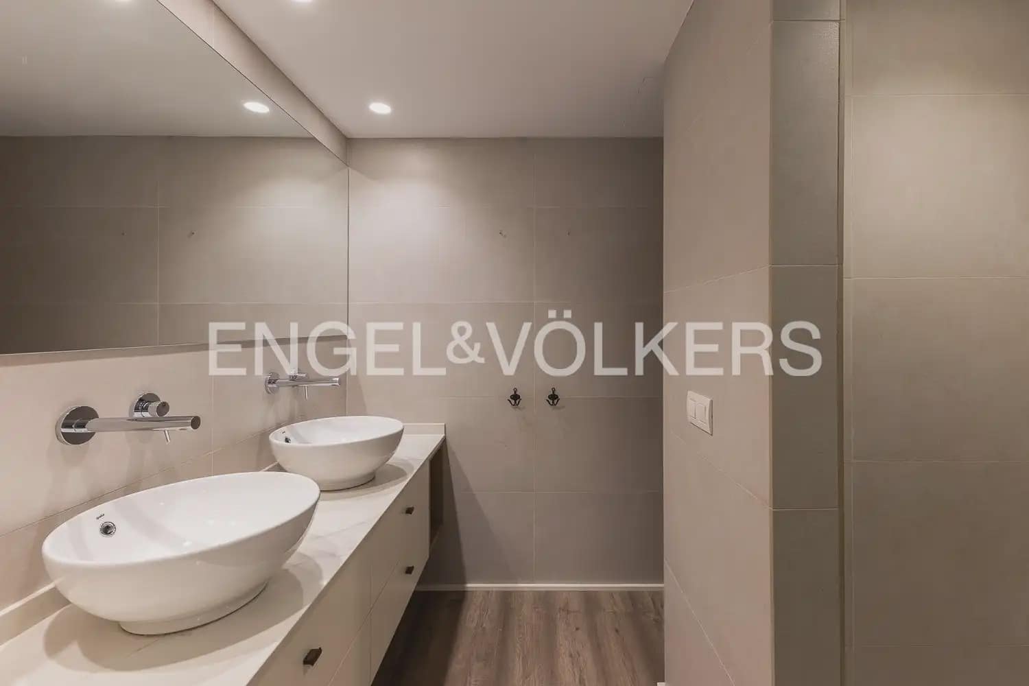 3 soveværelse Lejlighed til leje i Valencia by med swimmingpool garage - € 2.800 (Ref: 10135180)