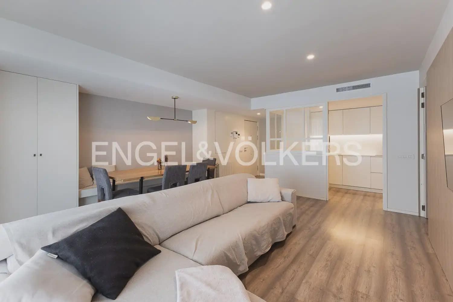3 soveværelse Lejlighed til leje i Valencia by med swimmingpool garage - € 2.800 (Ref: 10135180)