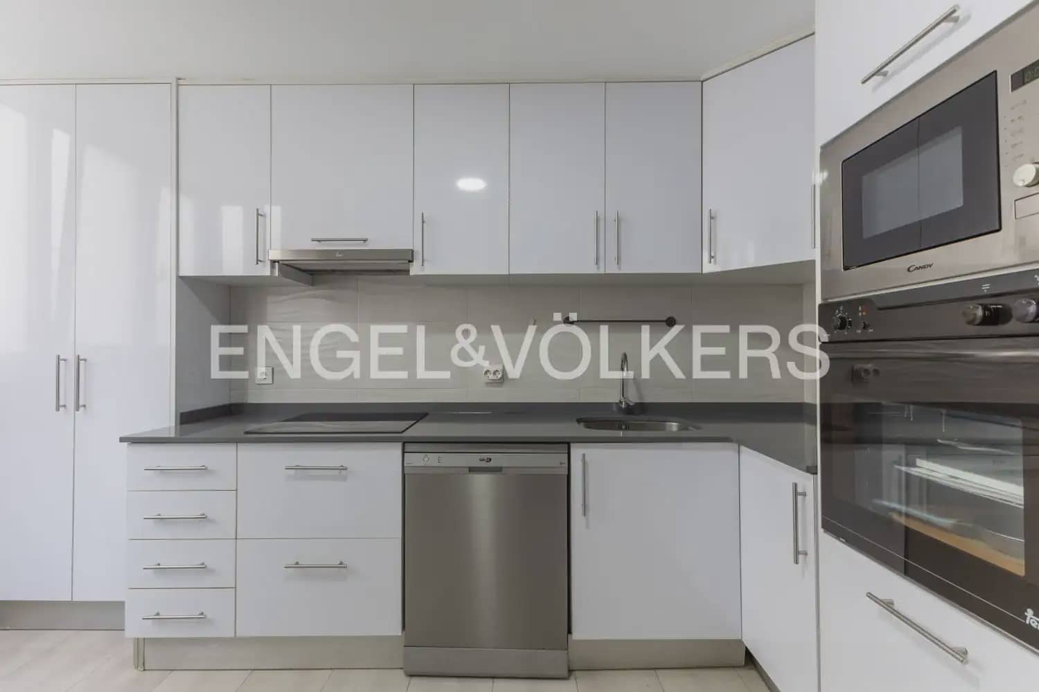 2 soveværelse Lejlighed til leje i Valencia by - € 1.200 (Ref: 10135182)