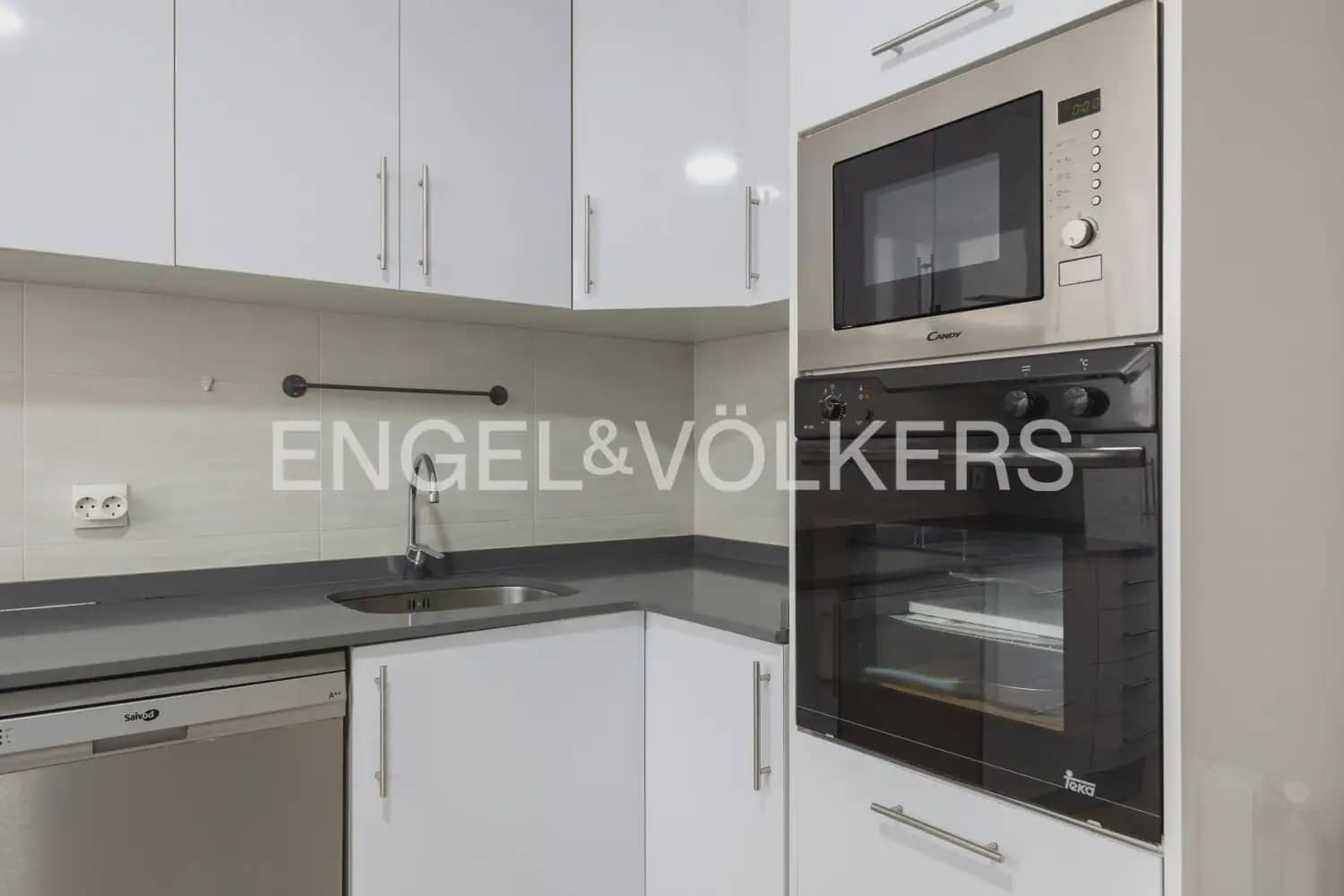2 soveværelse Lejlighed til leje i Valencia by - € 1.200 (Ref: 10135182)