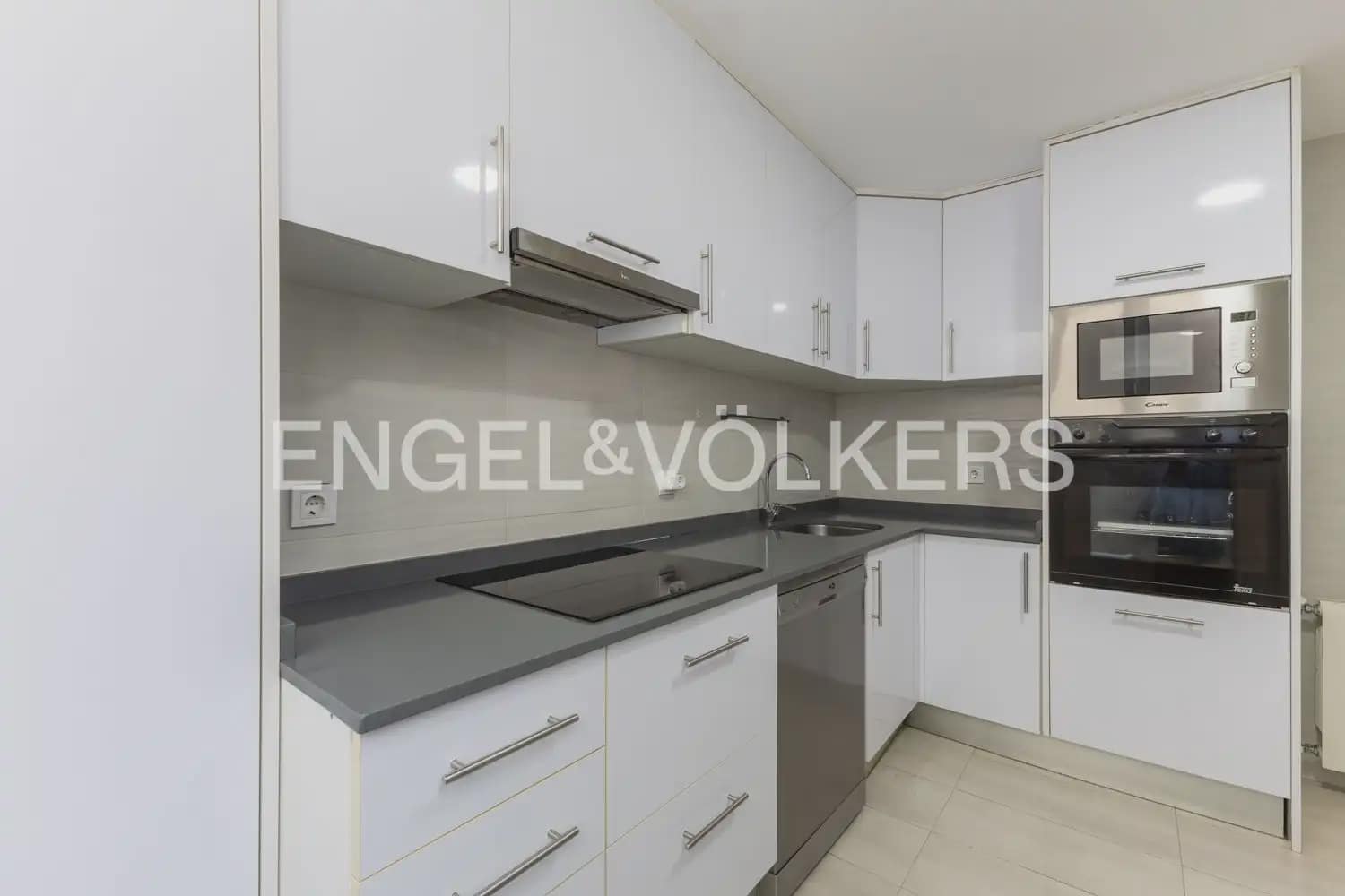 2 soveværelse Lejlighed til leje i Valencia by - € 1.200 (Ref: 10135182)