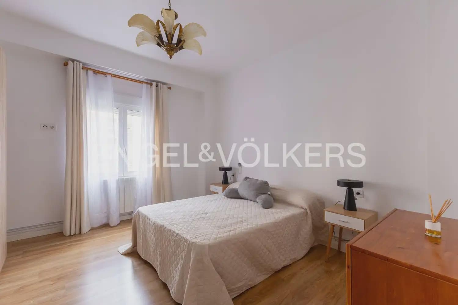 2 soveværelse Lejlighed til leje i Valencia by - € 1.200 (Ref: 10135182)