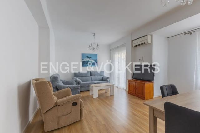 Appartement de 2 chambres à louer à Cami Fondo, Valence ville - 1 200 € (Ref: 10135182)
