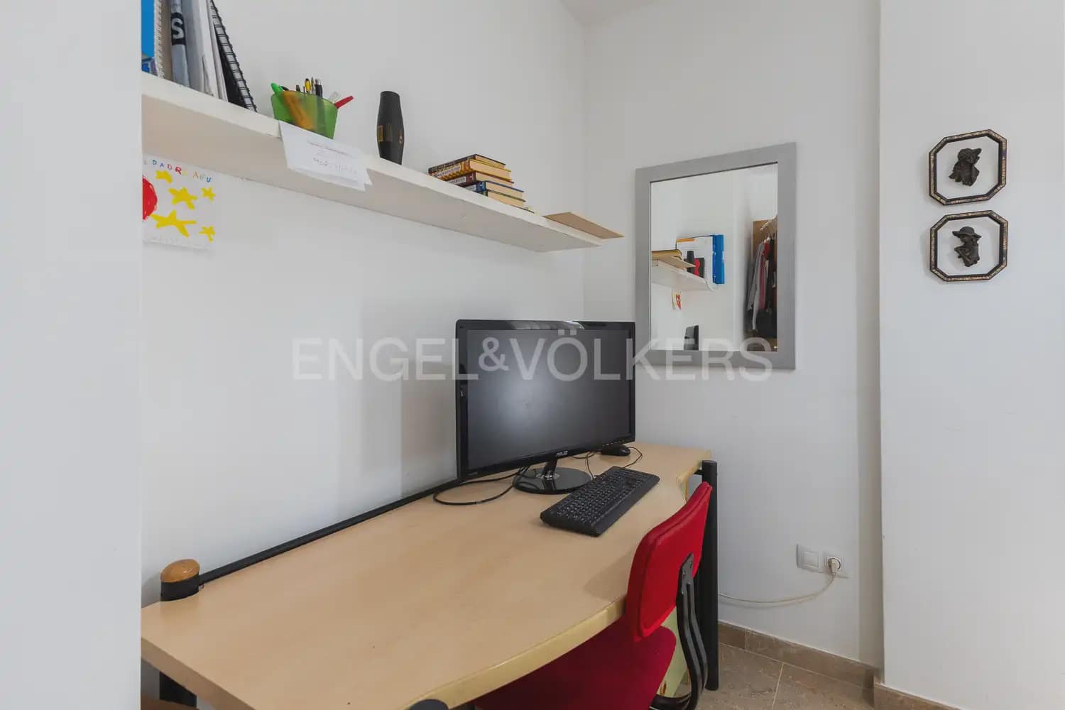 4 bedroom Villa for rent in Chiva with pool garage - € 2,100 (Ref: 10135251)