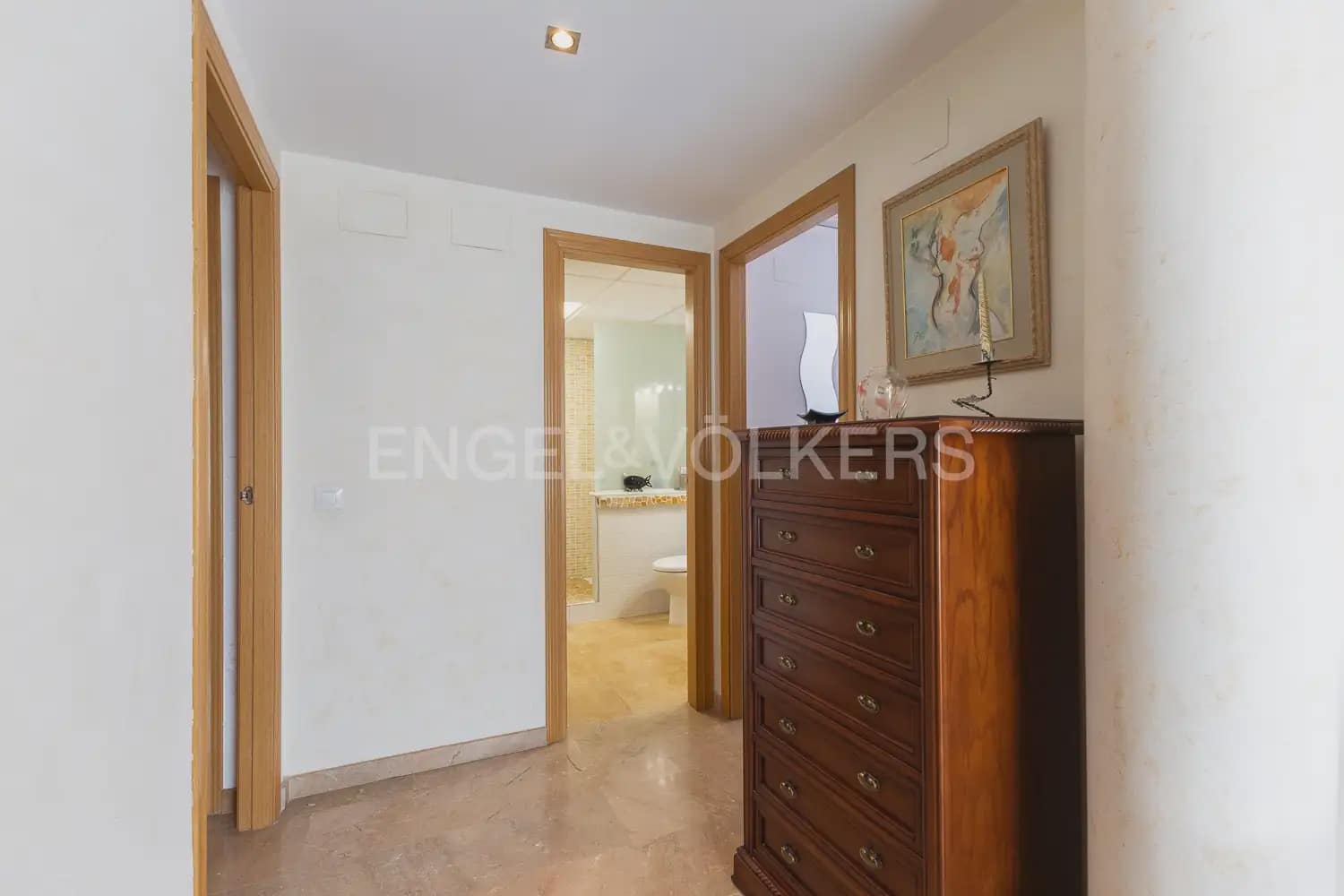 4 bedroom Villa for rent in Chiva with pool garage - € 2,100 (Ref: 10135251)
