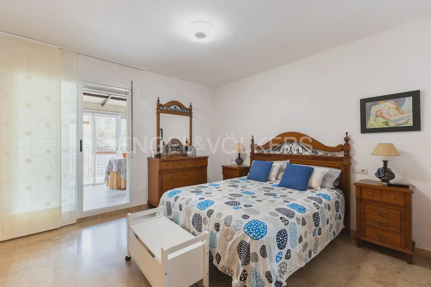 4 bedroom Villa for rent in Chiva with pool garage - € 2,100 (Ref: 10135251)