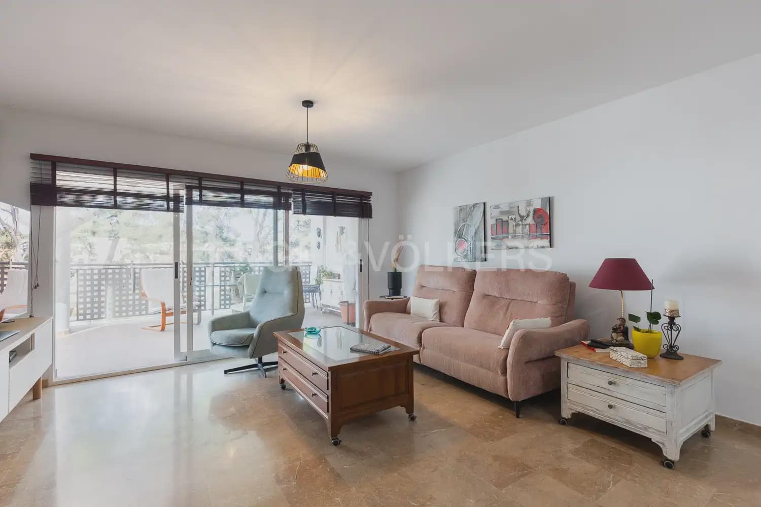 4 bedroom Villa for rent in Chiva with pool garage - € 2,100 (Ref: 10135251)