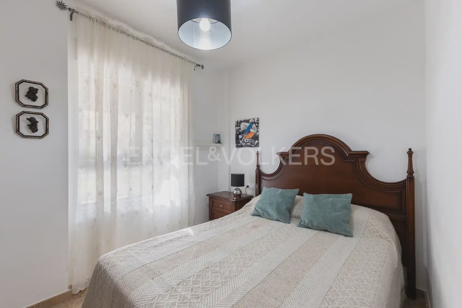 4 bedroom Villa for rent in Chiva with pool garage - € 2,100 (Ref: 10135251)