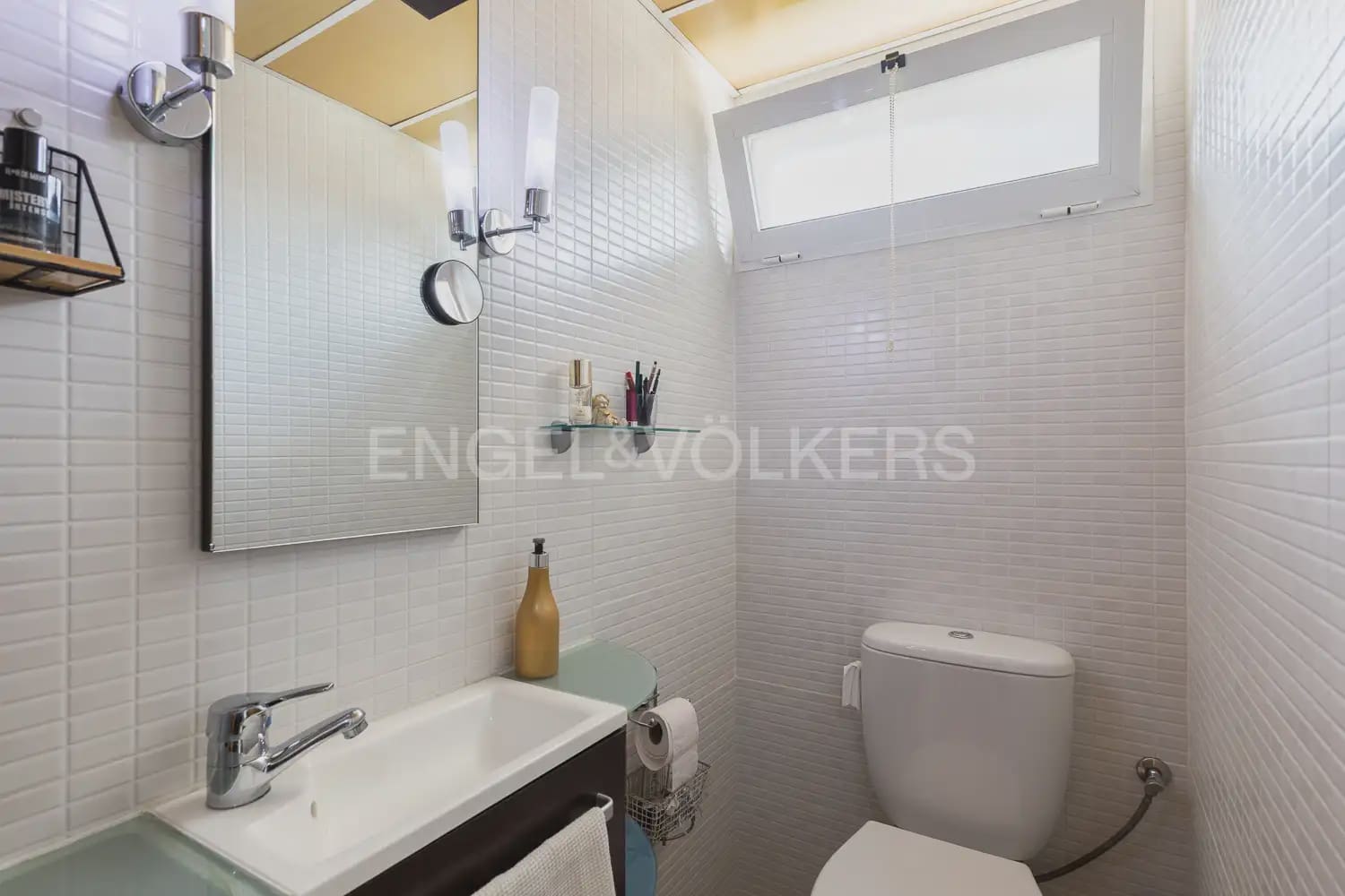 4 bedroom Villa for rent in Chiva with pool garage - € 2,100 (Ref: 10135251)