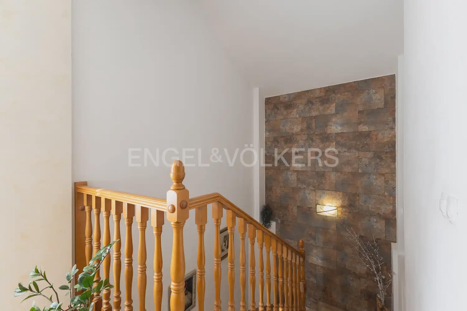 4 bedroom Villa for rent in Chiva with pool garage - € 2,100 (Ref: 10135251)