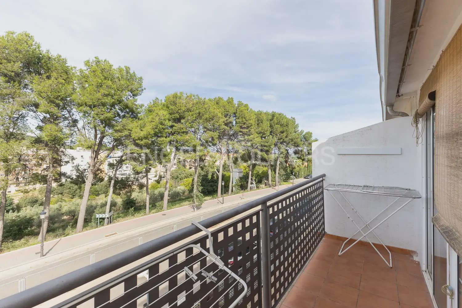 4 bedroom Villa for rent in Chiva with pool garage - € 2,100 (Ref: 10135251)