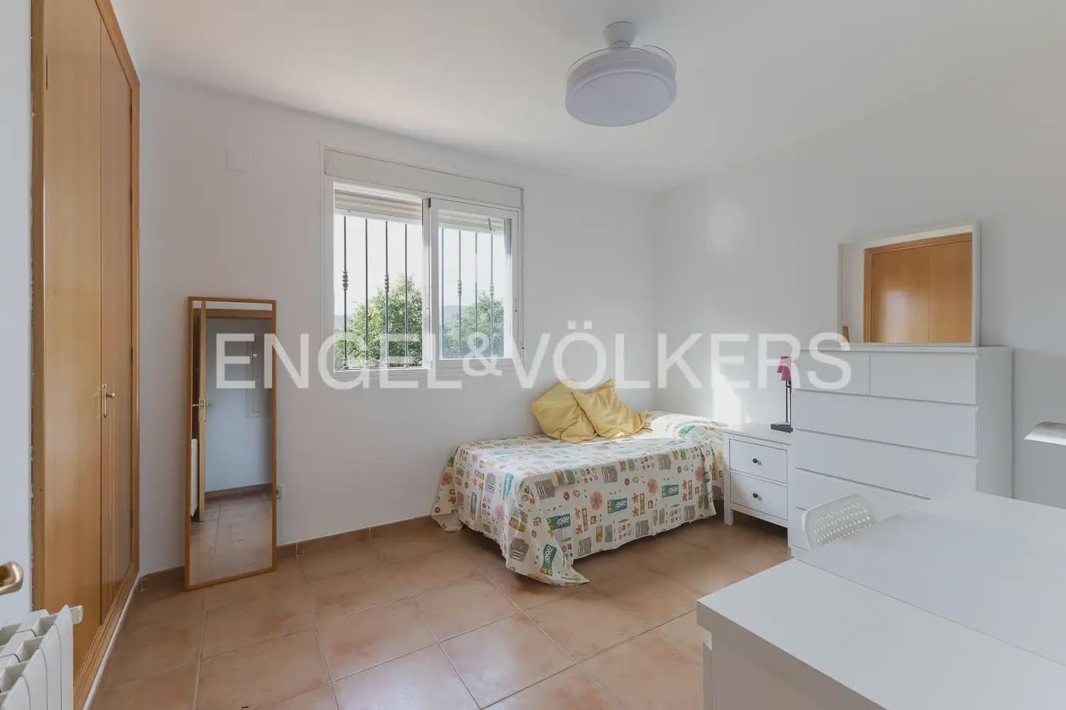 5 camera da letto Villa da affittare in Petres con piscina garage - 2.700 € (Rif: 10135252)