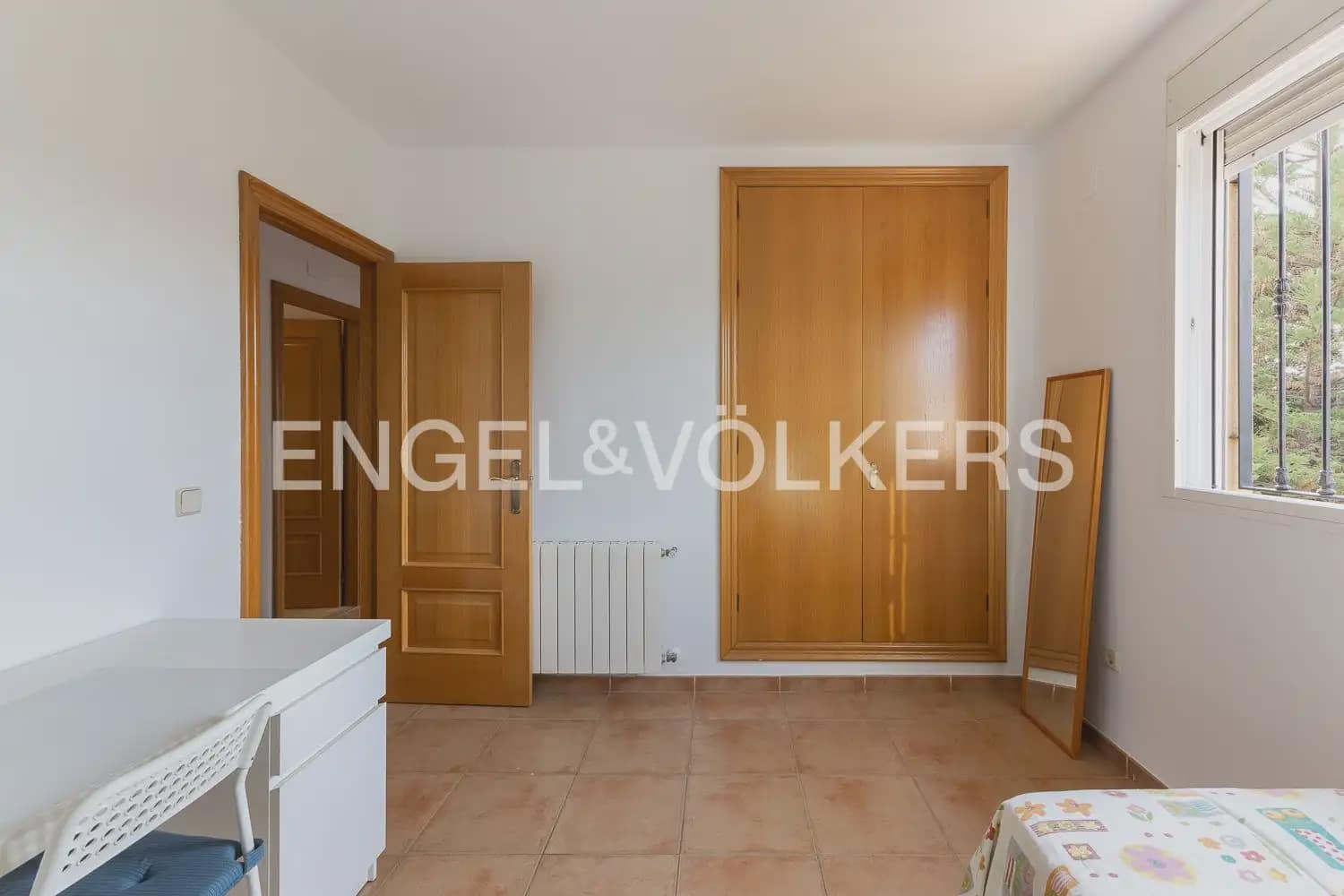 5 camera da letto Villa da affittare in Petres con piscina garage - 2.700 € (Rif: 10135252)