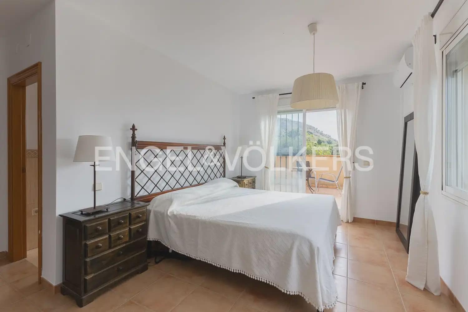 5 camera da letto Villa da affittare in Petres con piscina garage - 2.700 € (Rif: 10135252)