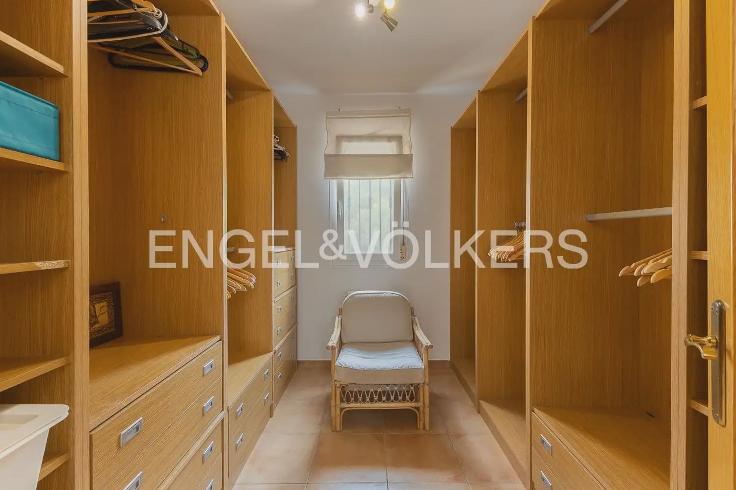 5 camera da letto Villa da affittare in Petres con piscina garage - 2.700 € (Rif: 10135252)