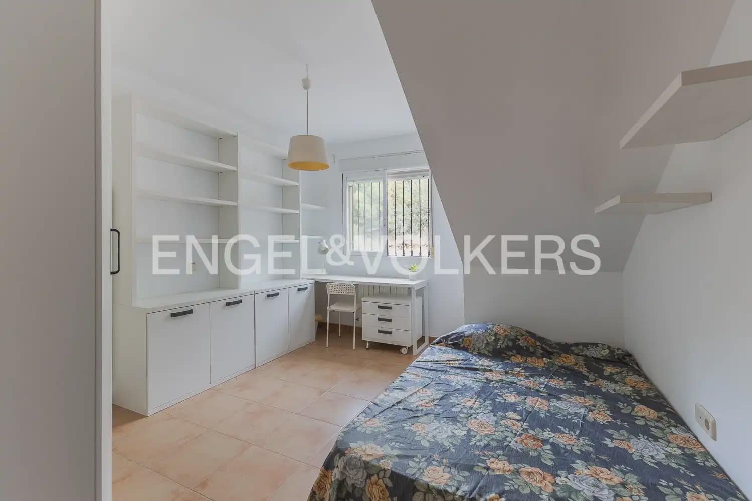 5 camera da letto Villa da affittare in Petres con piscina garage - 2.700 € (Rif: 10135252)