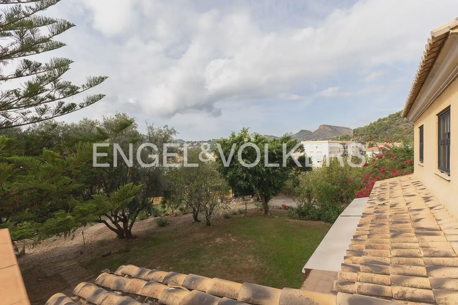 5 camera da letto Villa da affittare in Petres con piscina garage - 2.700 € (Rif: 10135252)