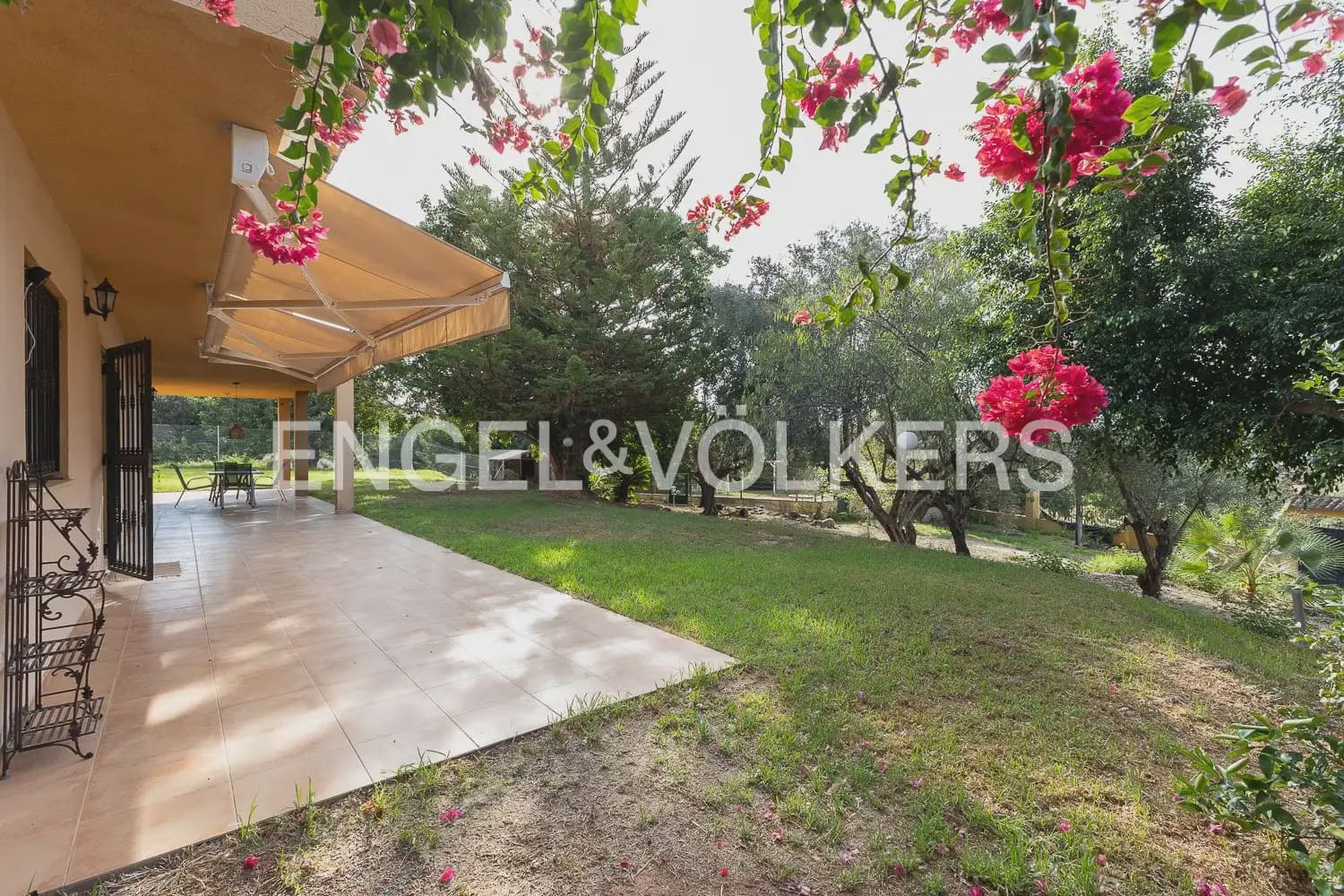 5 camera da letto Villa da affittare in Petres con piscina garage - 2.700 € (Rif: 10135252)