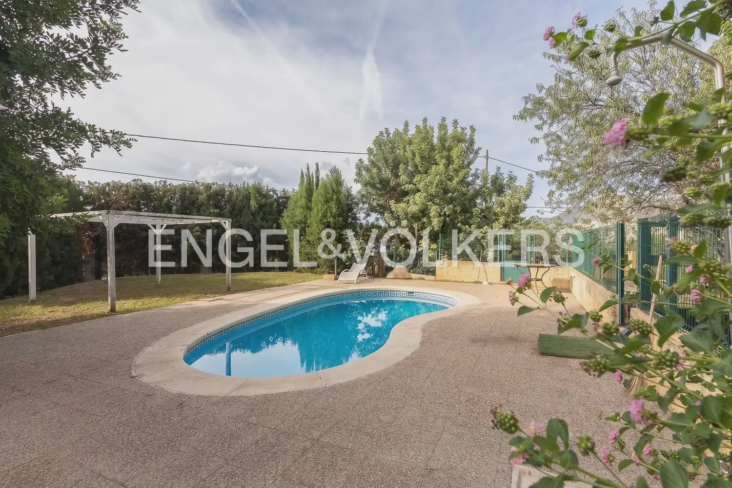 5 camera da letto Villa da affittare in Petres con piscina garage - 2.700 € (Rif: 10135252)