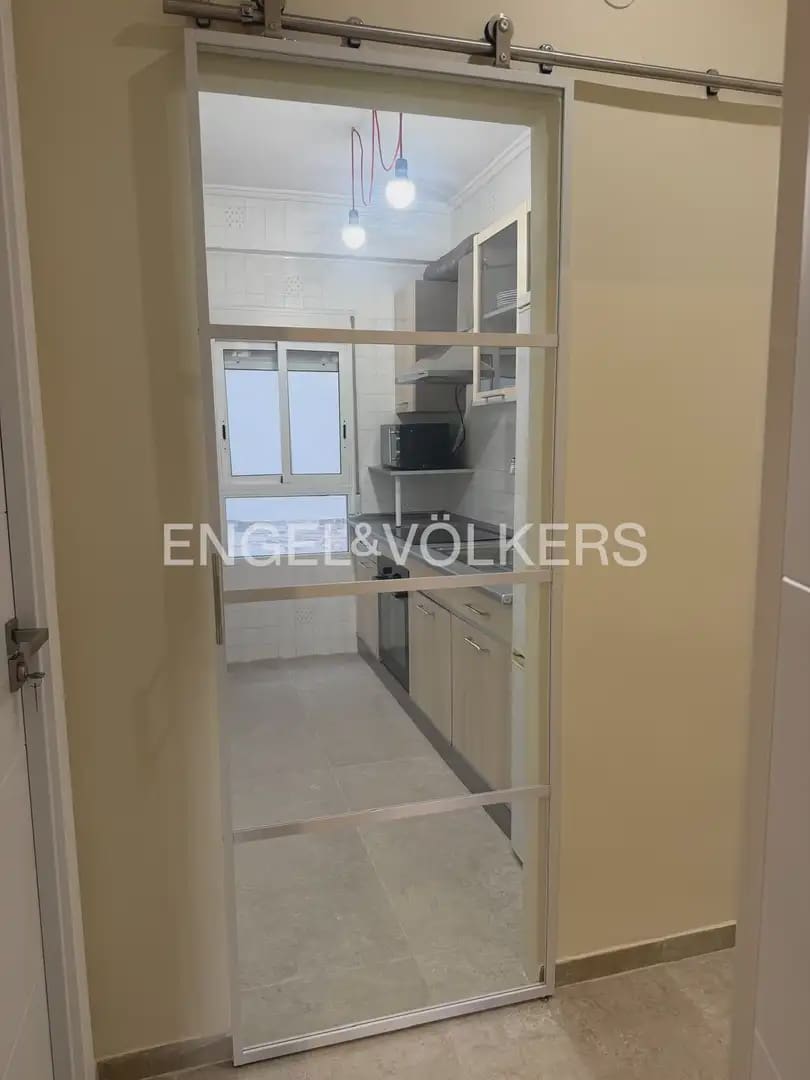 3 soverom Leilighet til leie i Valencia by - € 1 800 (Ref: 10136378)