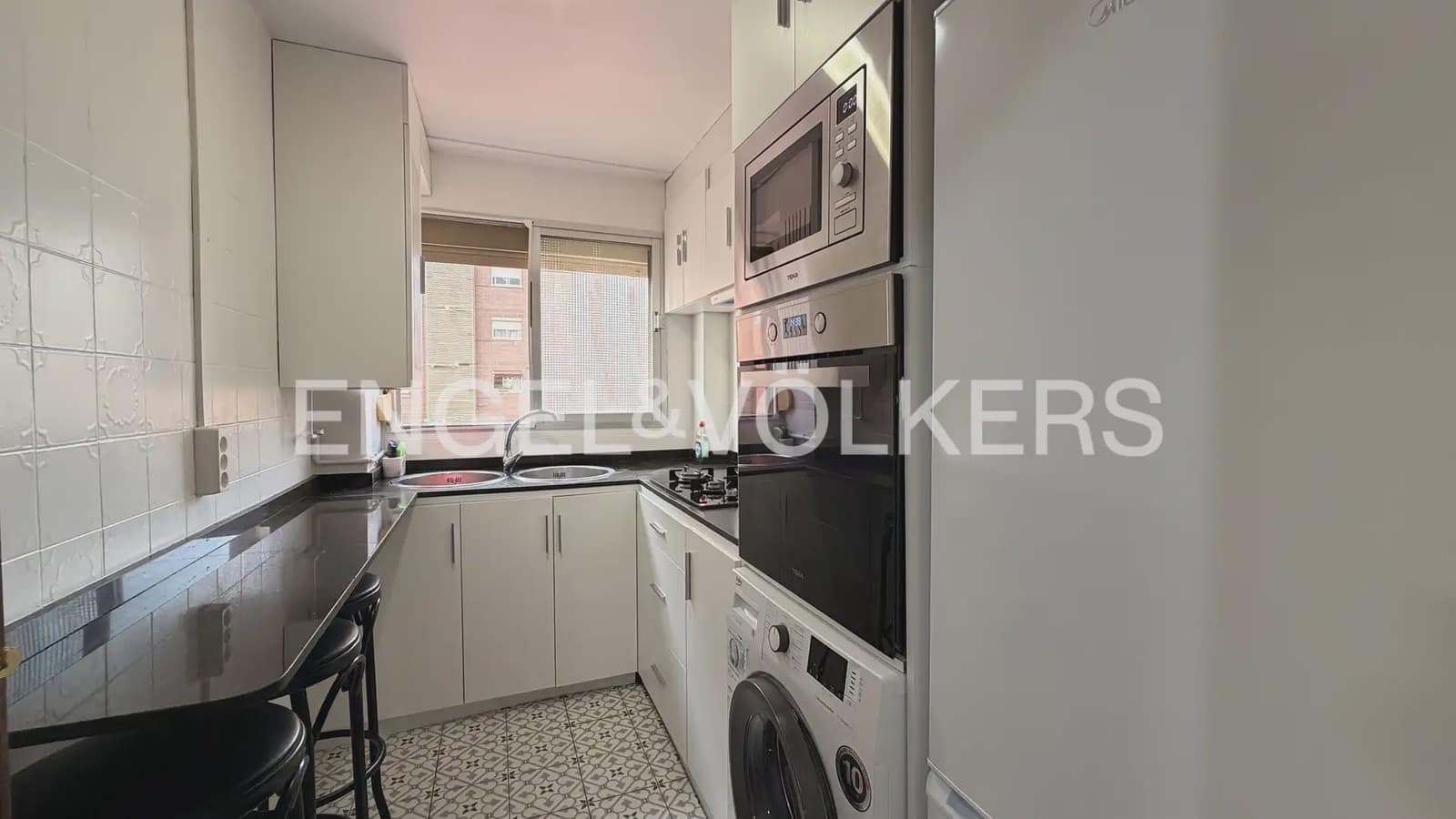 2 sovrum Lägenhet att hyra i Valencia stad - 1 300 € (Ref: 10136379)