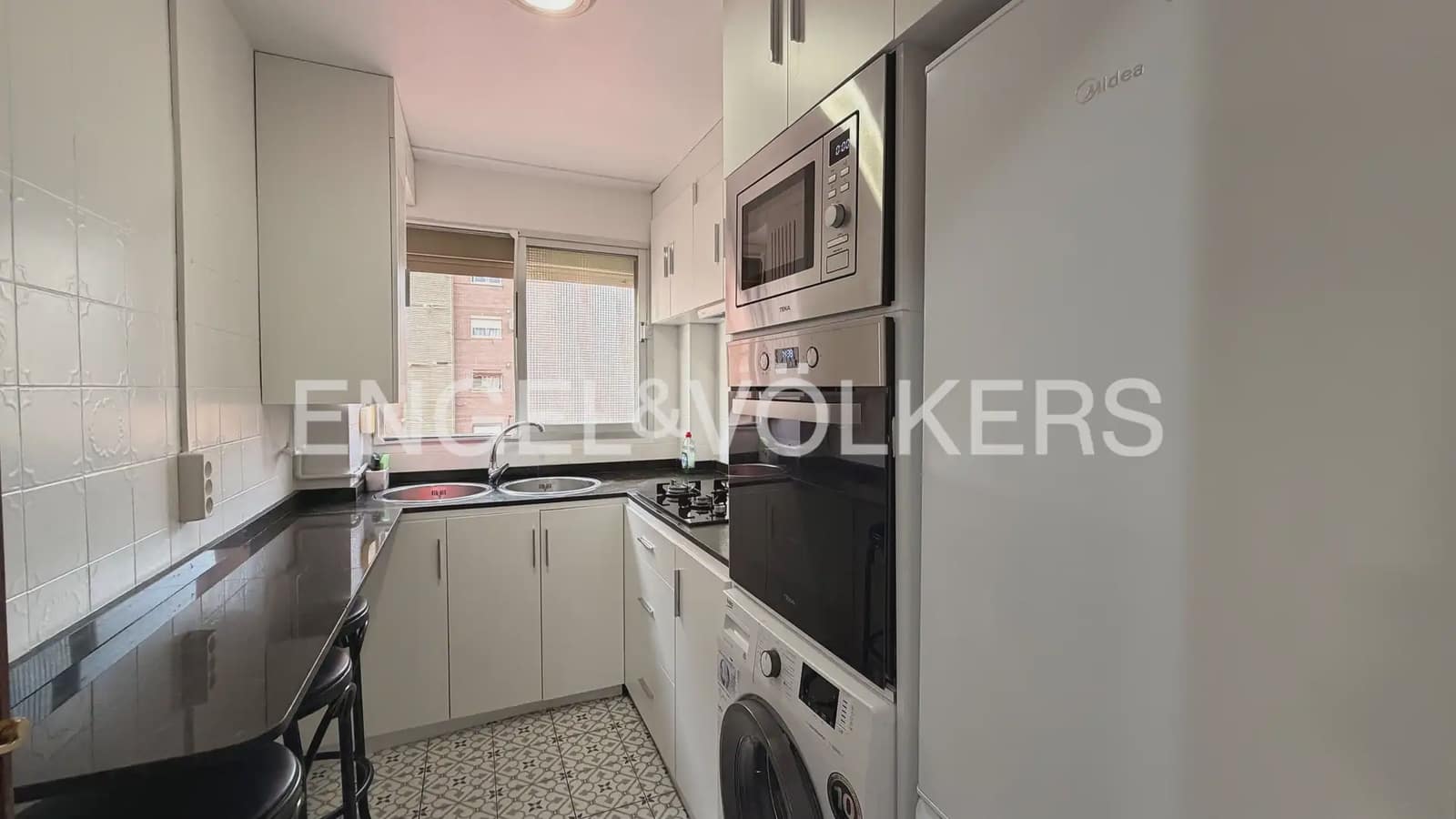 2 sovrum Lägenhet att hyra i Valencia stad - 1 300 € (Ref: 10136379)