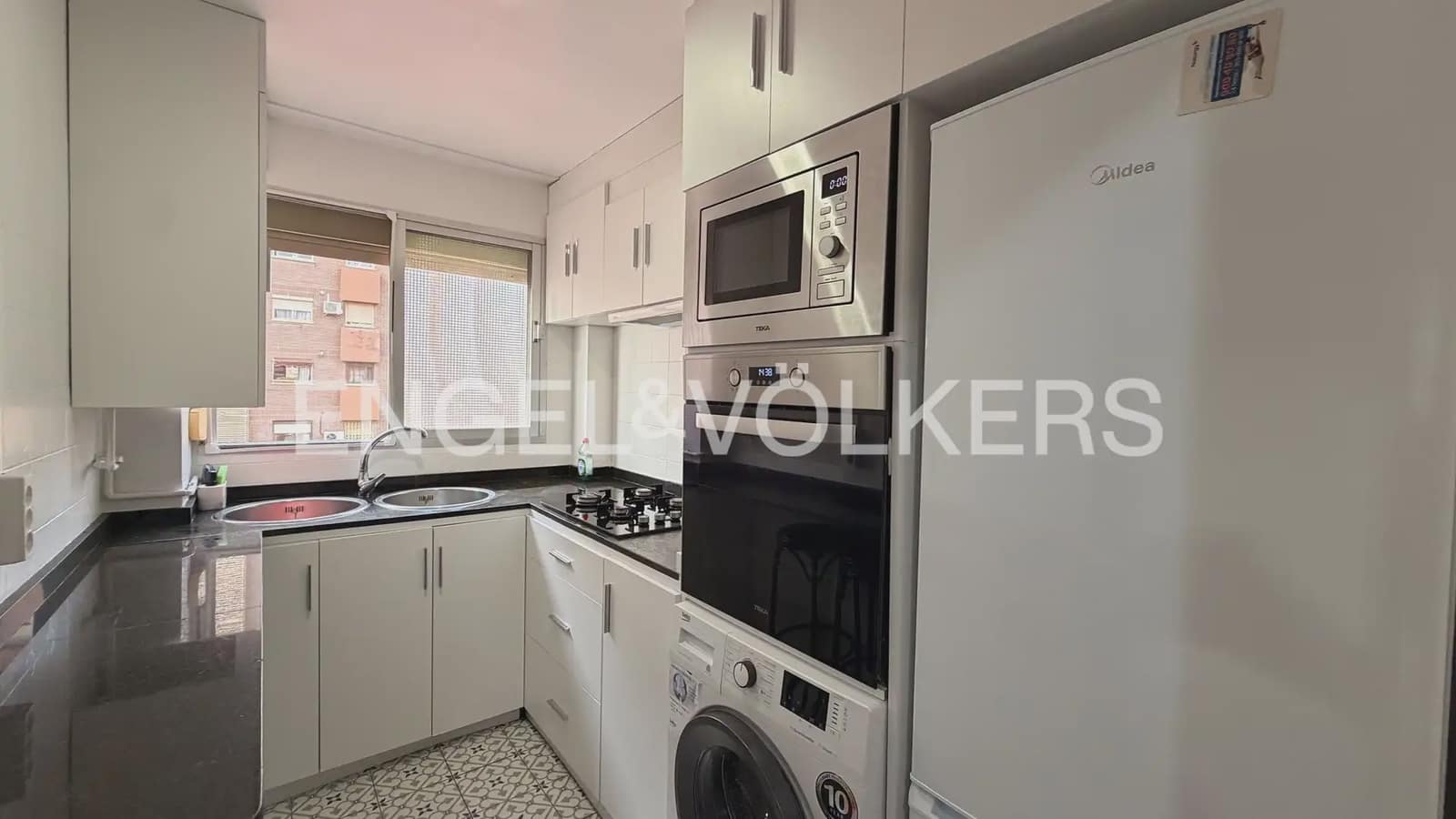 2 sovrum Lägenhet att hyra i Valencia stad - 1 300 € (Ref: 10136379)