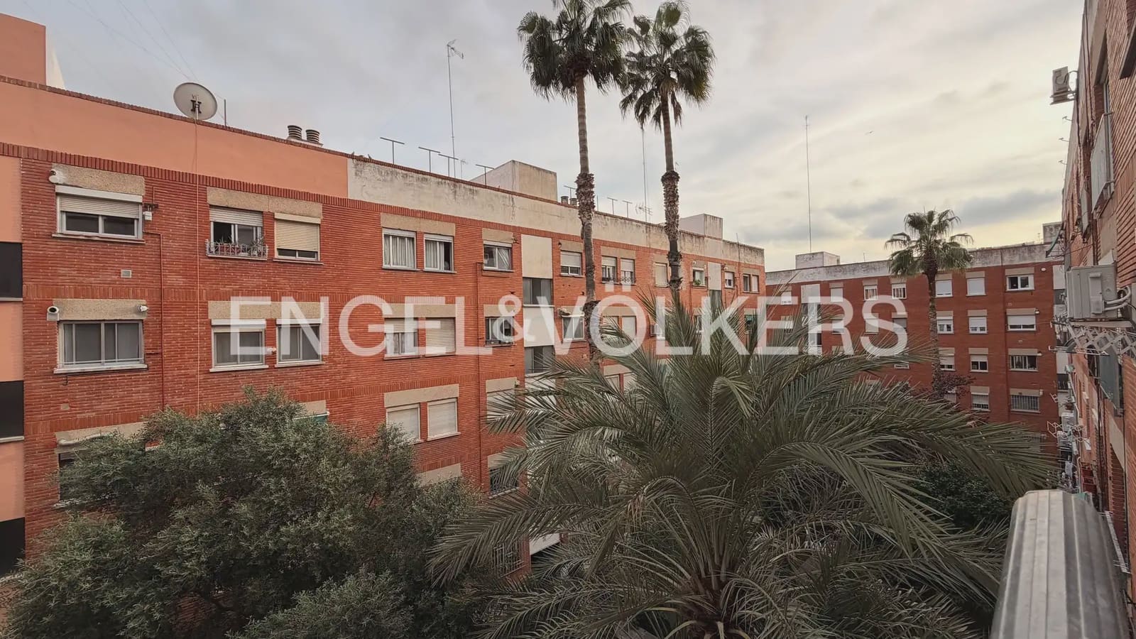2 sovrum Lägenhet att hyra i Valencia stad - 1 300 € (Ref: 10136379)