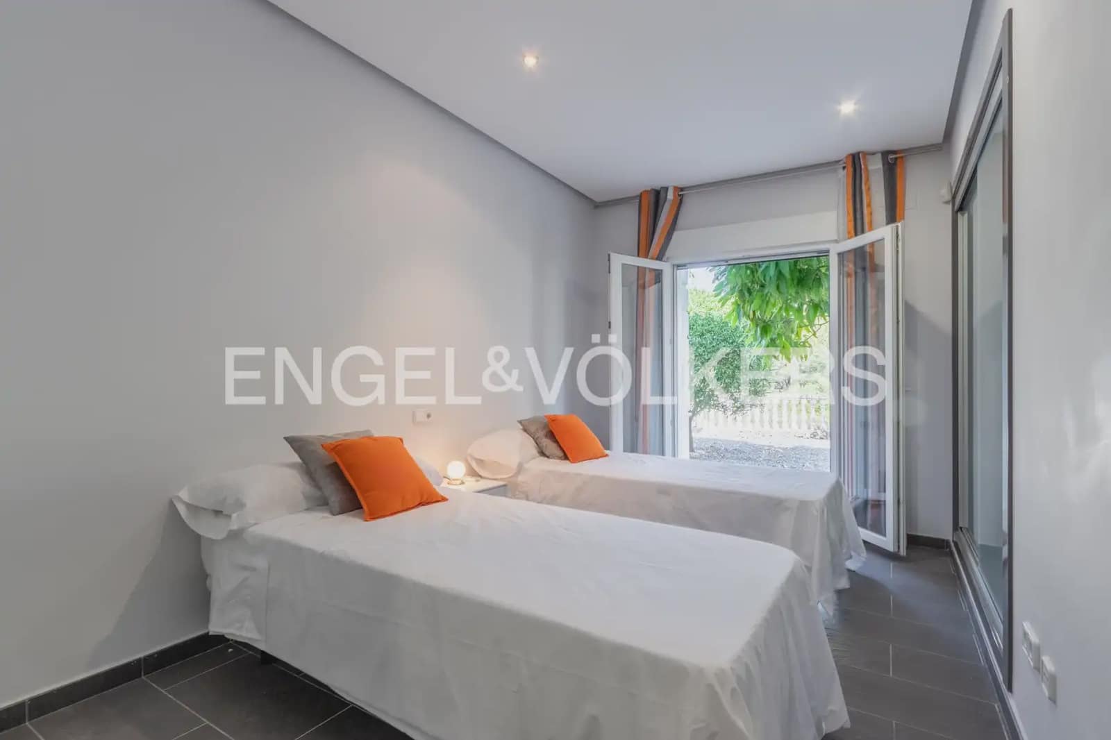 4 chambre Villa/Maison à vendre à Denia avec piscine garage - 960 000 € (Ref: 10136381)