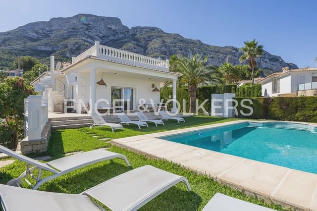 Chalet de 4 habitaciones en El Montgó, Dénia en venta con piscina garaje - 960.000 € (Ref: 10136381)