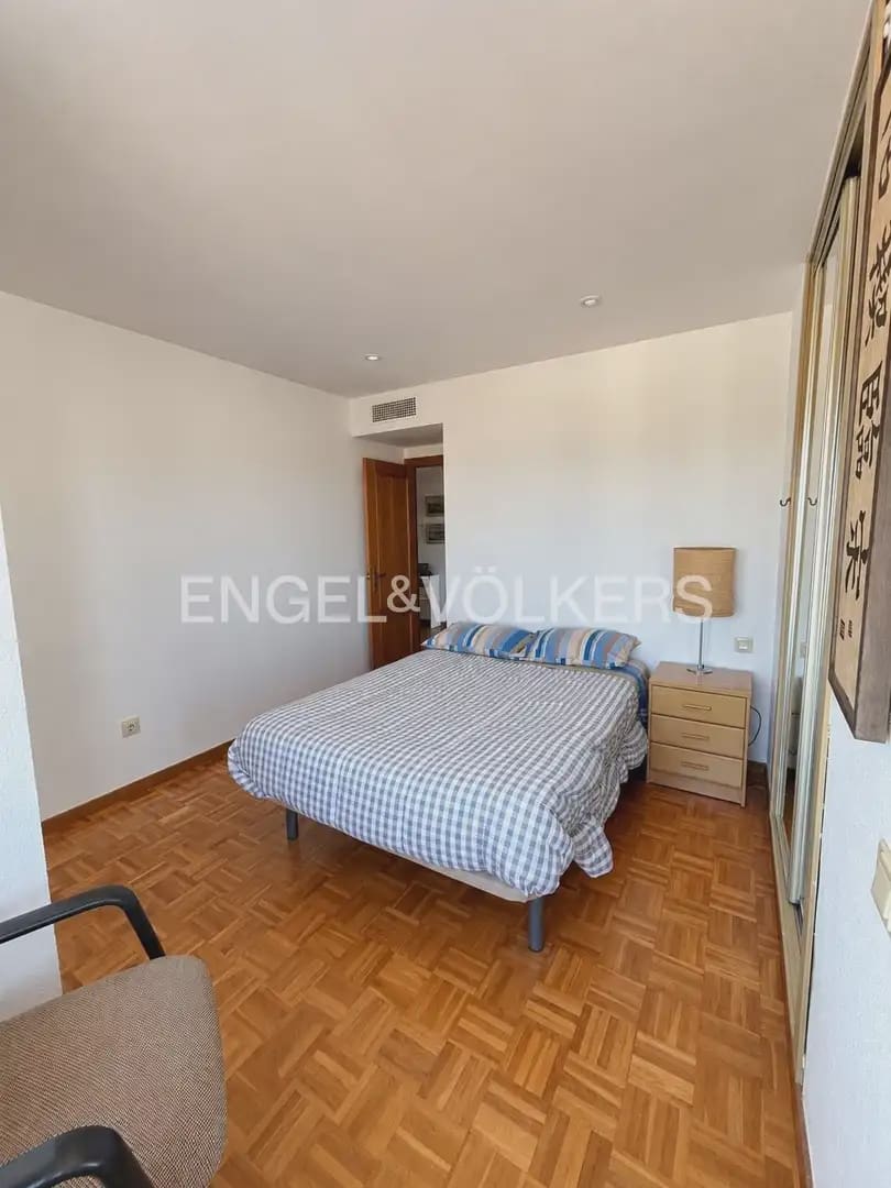 3 quarto Apartamento para arrendar em Valencia cidade com garagem - 2 000 € (Ref: 10136497)
