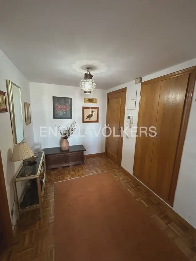 3 quarto Apartamento para arrendar em Valencia cidade com garagem - 2 000 € (Ref: 10136497)