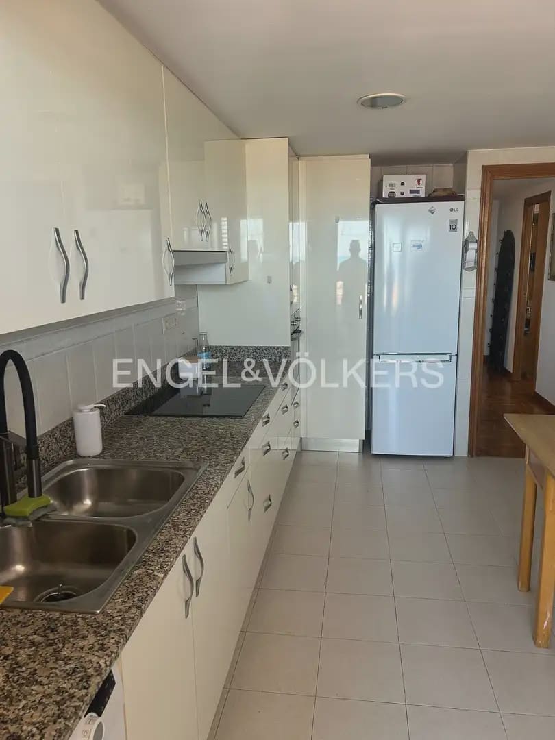 3 quarto Apartamento para arrendar em Valencia cidade com garagem - 2 000 € (Ref: 10136497)