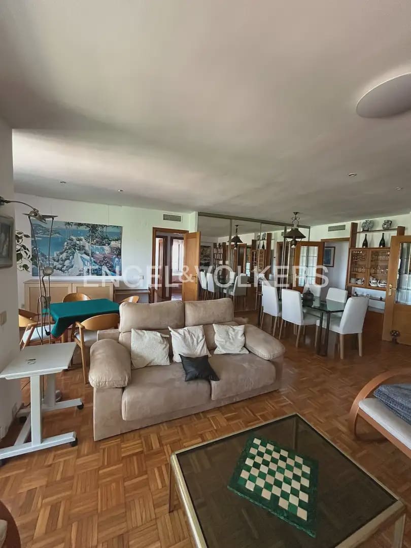 3 quarto Apartamento para arrendar em Valencia cidade com garagem - 2 000 € (Ref: 10136497)