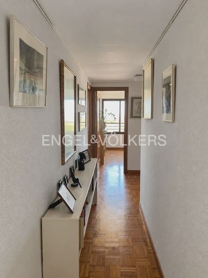3 quarto Apartamento para arrendar em Valencia cidade com garagem - 2 000 € (Ref: 10136497)