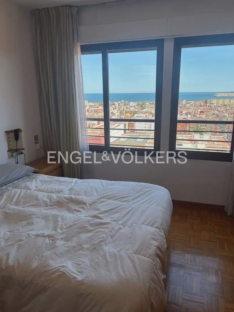 3 quarto Apartamento para arrendar em Valencia cidade com garagem - 2 000 € (Ref: 10136497)