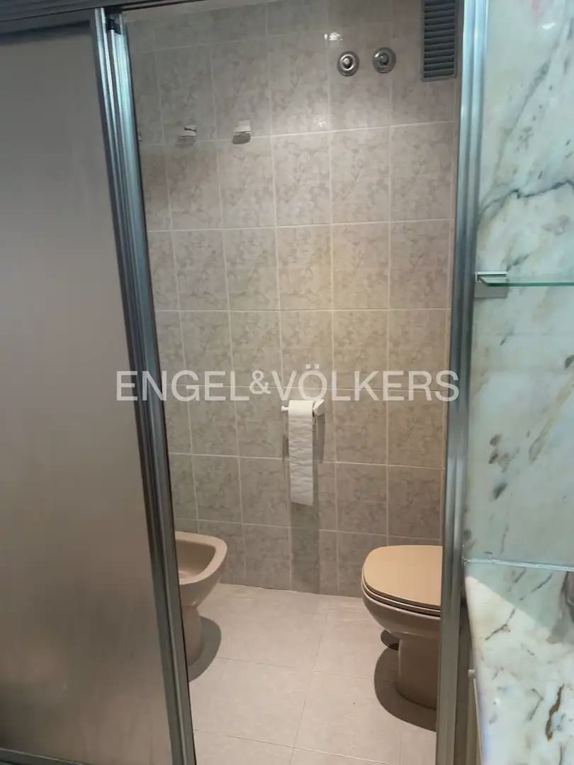 3 quarto Apartamento para arrendar em Valencia cidade com garagem - 2 000 € (Ref: 10136497)