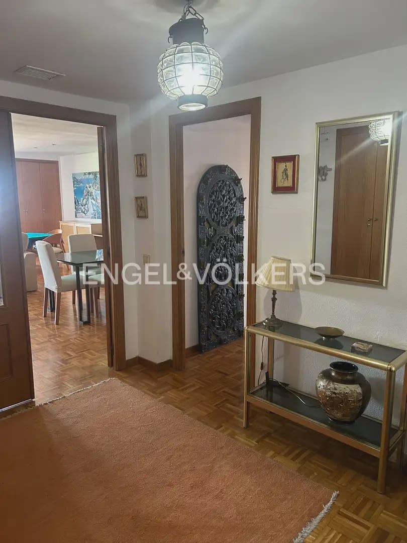 3 quarto Apartamento para arrendar em Valencia cidade com garagem - 2 000 € (Ref: 10136497)
