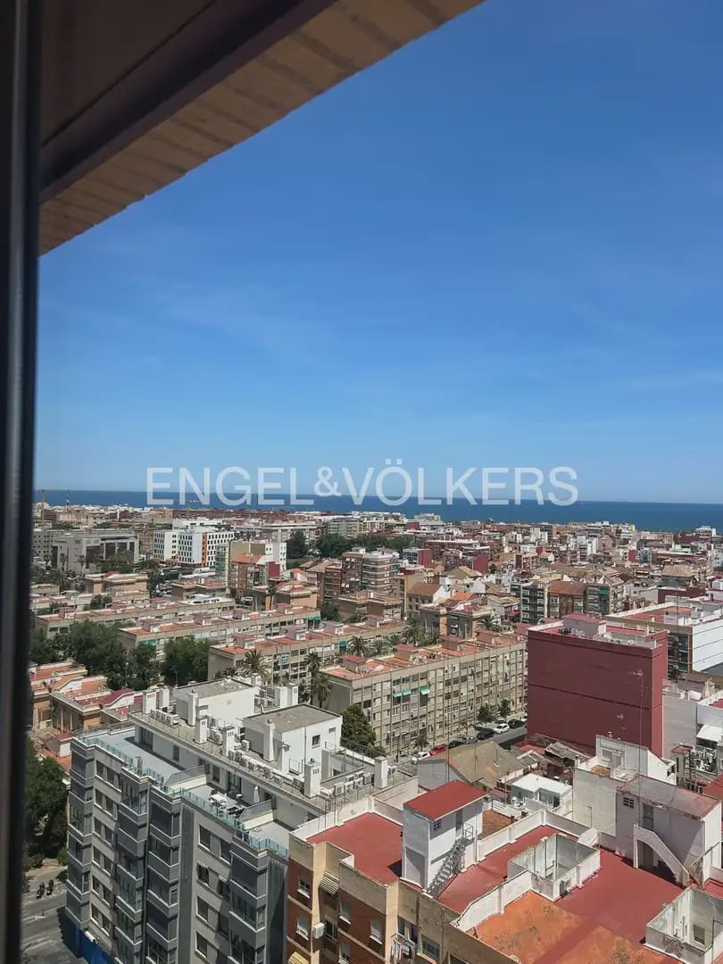 3 quarto Apartamento para arrendar em Valencia cidade com garagem - 2 000 € (Ref: 10136497)