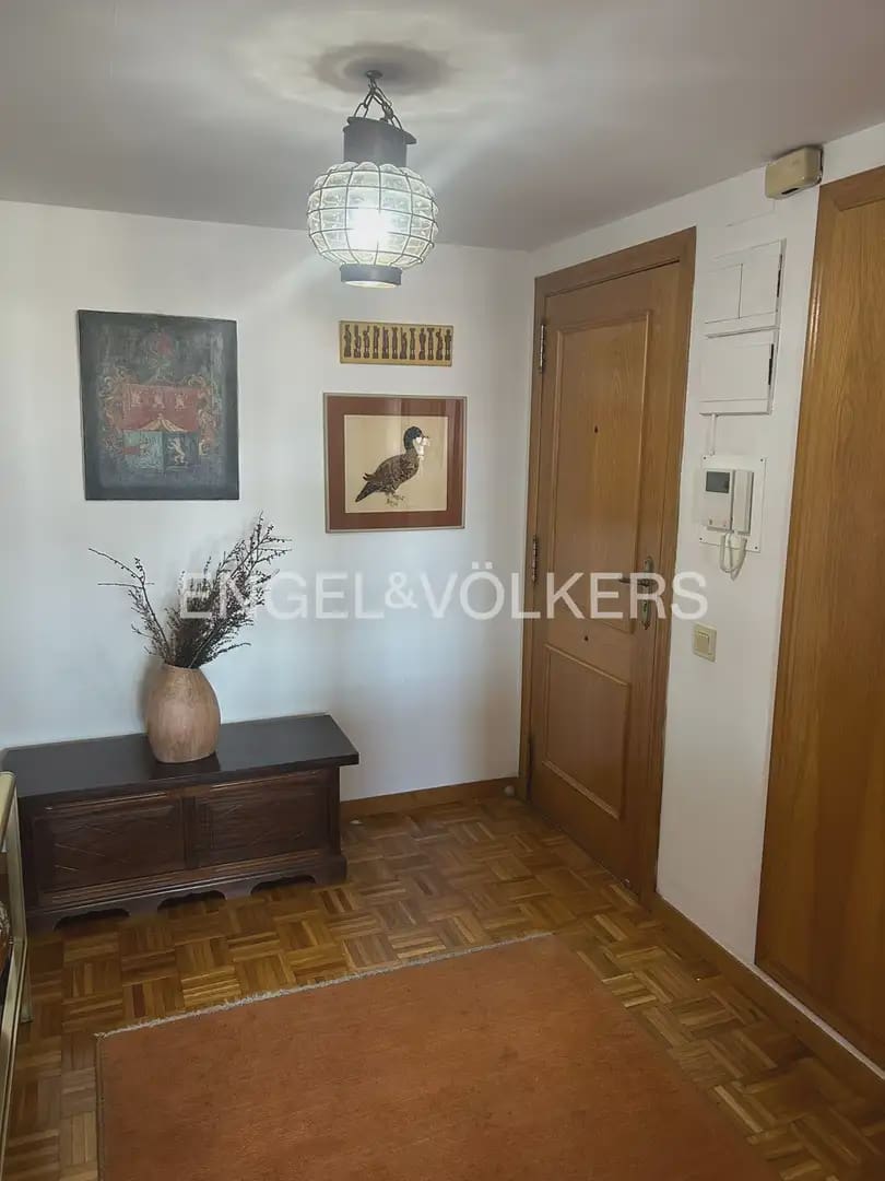 3 quarto Apartamento para arrendar em Valencia cidade com garagem - 2 000 € (Ref: 10136497)