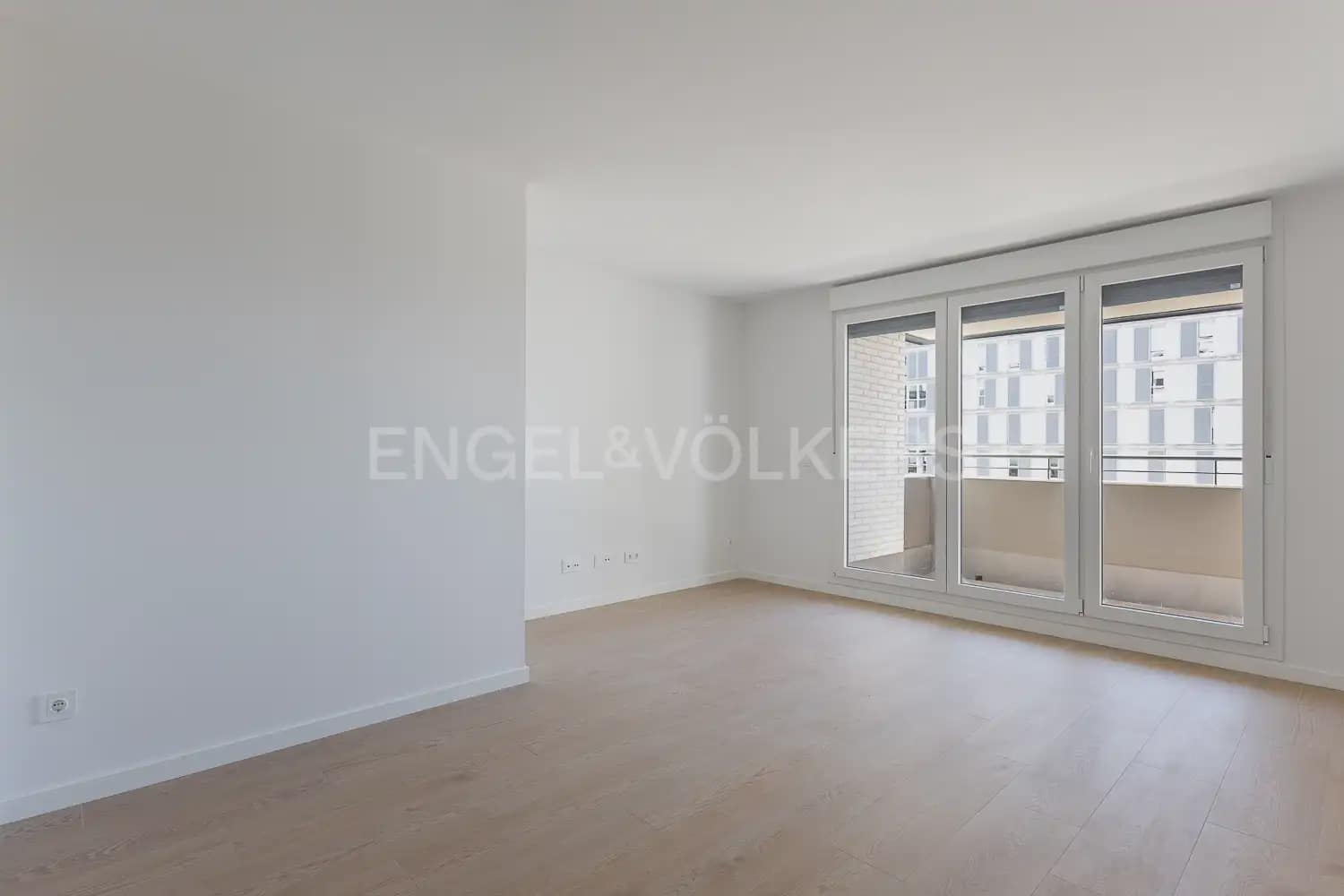 3 soveværelse Lejlighed til leje i Valencia by med swimmingpool garage - € 1.800 (Ref: 10138757)