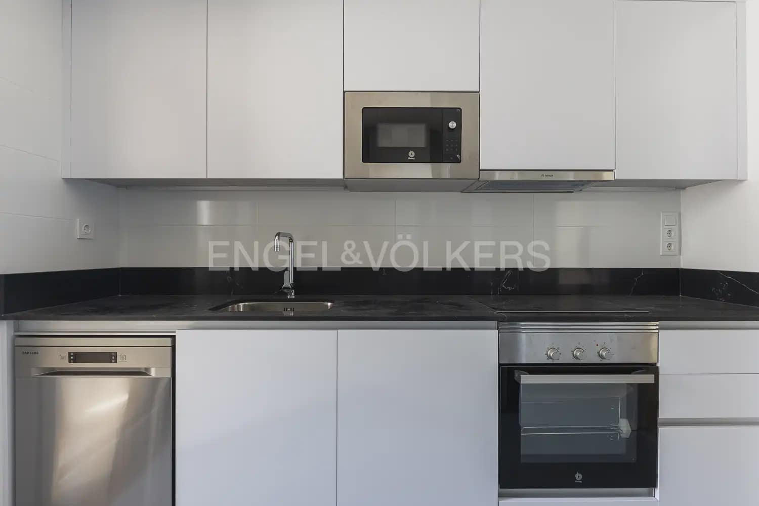 3 soveværelse Lejlighed til leje i Valencia by med swimmingpool garage - € 1.800 (Ref: 10138757)